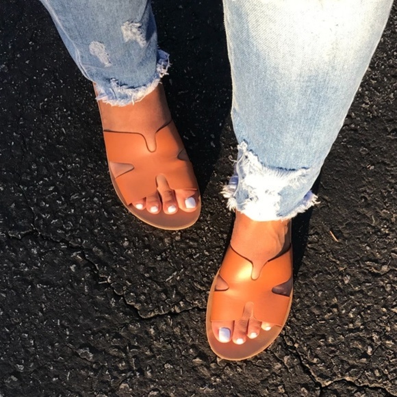 Shoes - “H” Faux Leather Sandals in Tan